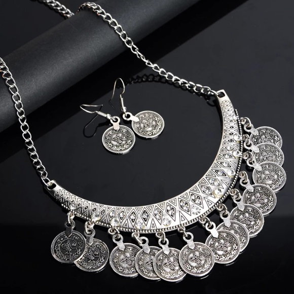 Necklace with matching earrings - Picture 2 of 4